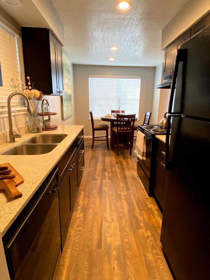 Evie'S Campus-Close 2 Bedroom Luxury オクラホマシティ エクステリア 写真
