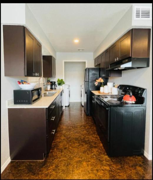 Evie'S Campus-Close 2 Bedroom Luxury オクラホマシティ エクステリア 写真