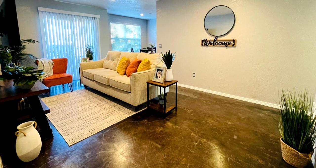 Evie'S Campus-Close 2 Bedroom Luxury オクラホマシティ エクステリア 写真