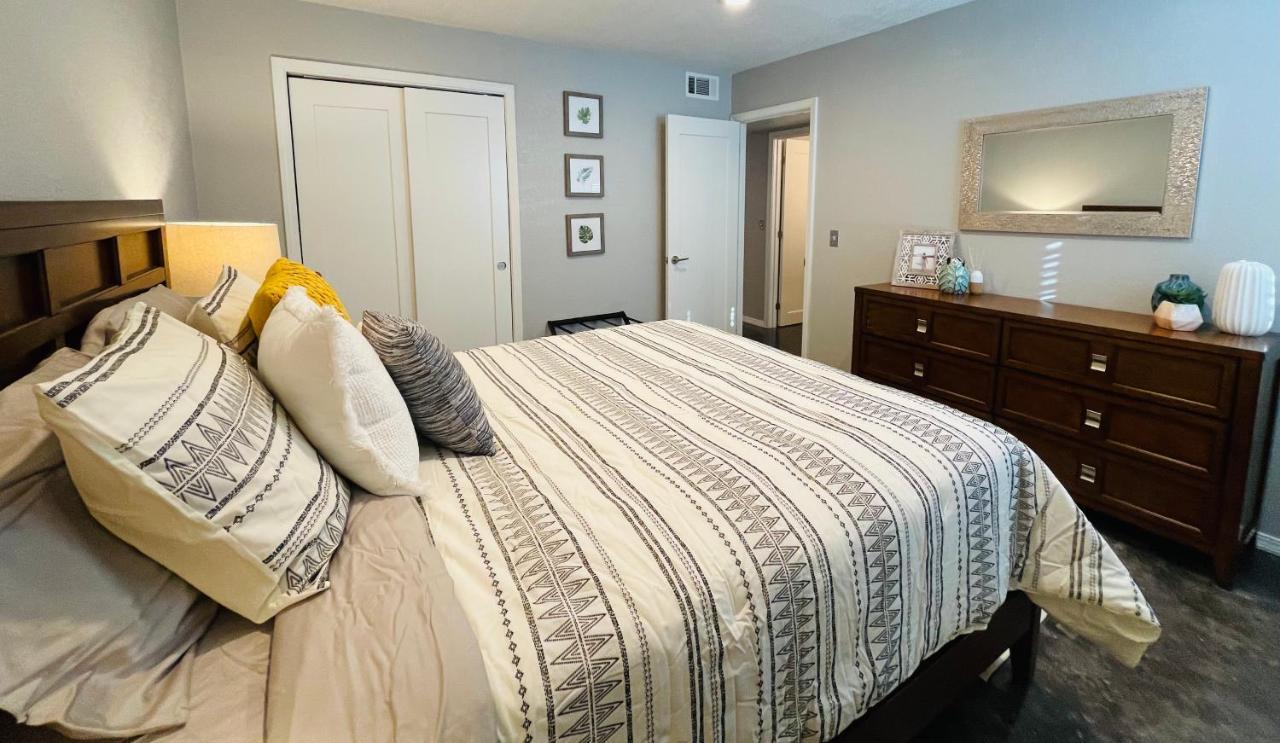 Evie'S Campus-Close 2 Bedroom Luxury オクラホマシティ エクステリア 写真