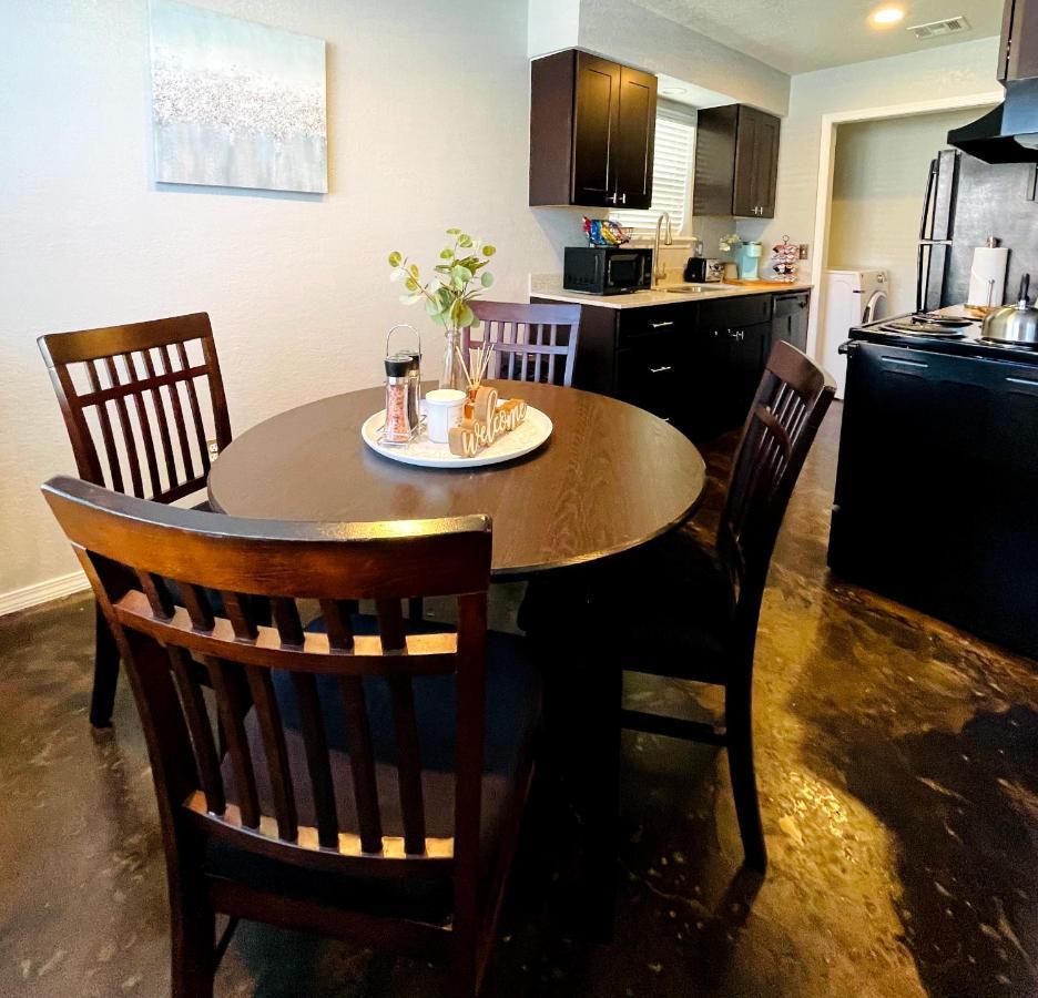 Evie'S Campus-Close 2 Bedroom Luxury オクラホマシティ エクステリア 写真