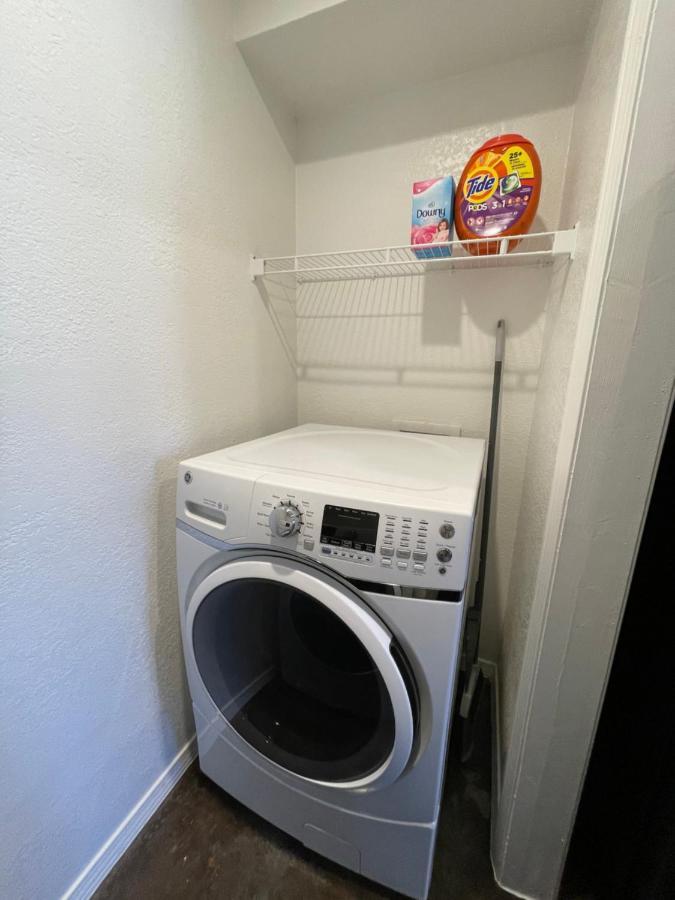 Evie'S Campus-Close 2 Bedroom Luxury オクラホマシティ エクステリア 写真